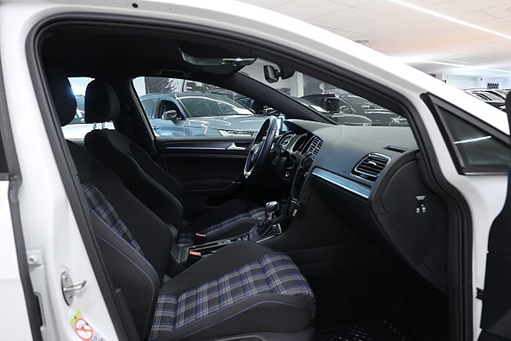 Volkswagen Golf I 14 of 20