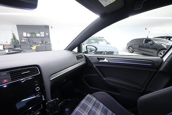 Volkswagen Golf I 17 of 20