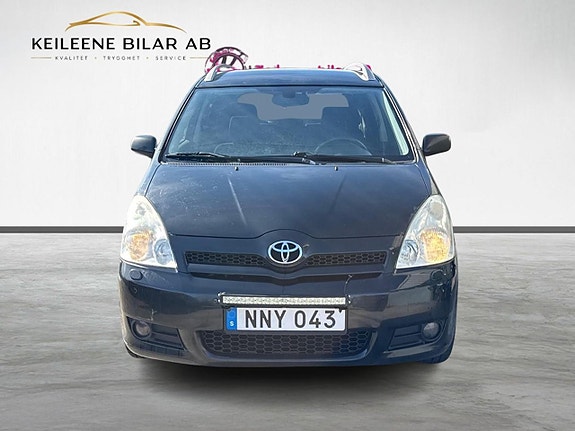 Toyota Corolla Verso 4 of 17