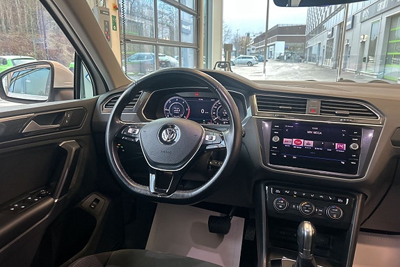 Volkswagen Tiguan 6 of 26