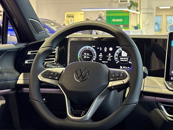 Volkswagen Tiguan 13 of 24