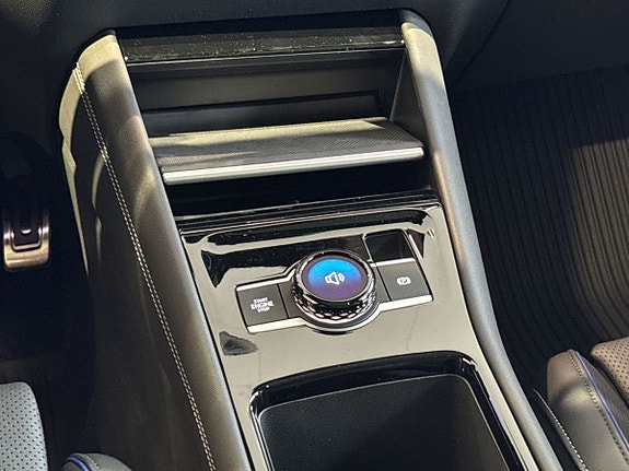Volkswagen Tiguan 12 of 24