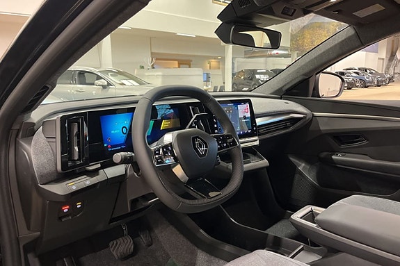Renault Scenic E-Tech 9 of 14