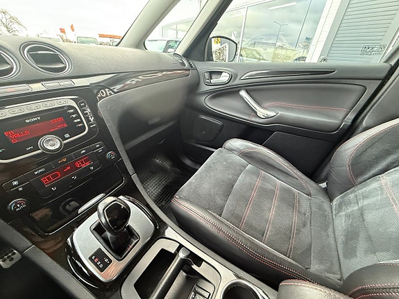 Ford S-MAX 15 of 16