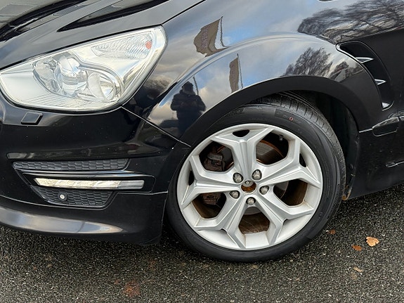 Ford S-MAX 8 of 16