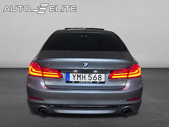 BMW 530d 4 of 5