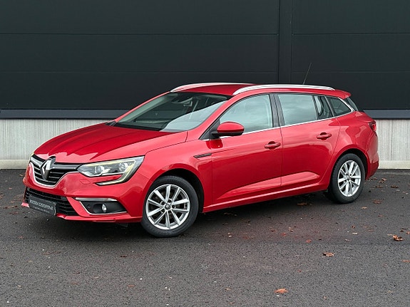 Renault Megane IV 2 of 5