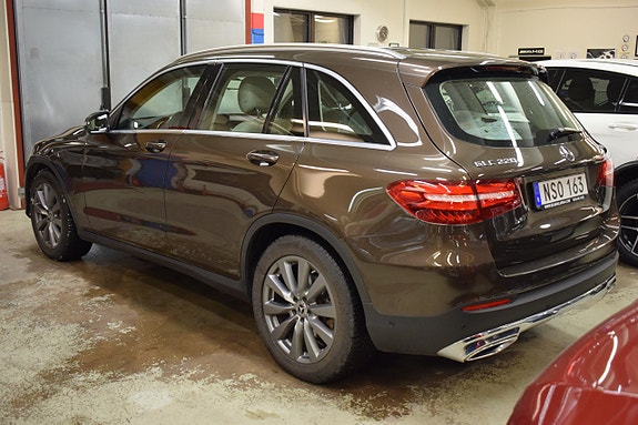 Mercedes-Benz GLC220 d 4 of 5
