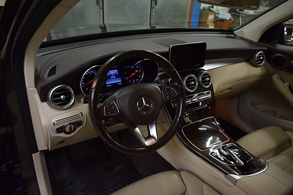 Mercedes-Benz GLC220 d 7 of 14