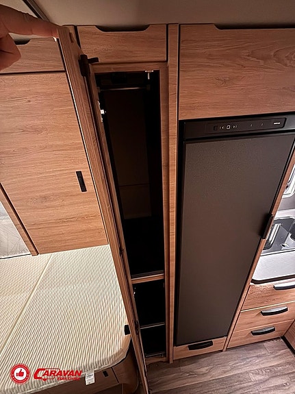 Knaus L!VE TI PLATINUM SELECTION 700 MEG 12 of 27