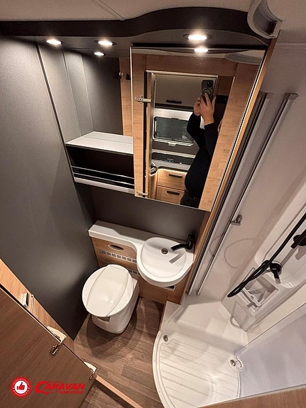 Knaus L!VE TI PLATINUM SELECTION 700 MEG 14 of 27