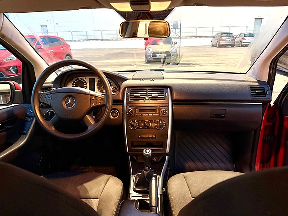 Mercedes-Benz B180 7 of 7