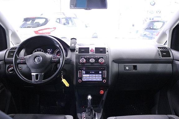 Volkswagen Touran 17 of 26