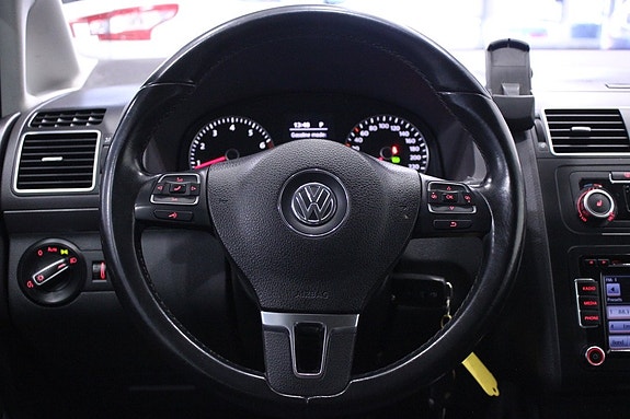 Volkswagen Touran 19 of 26