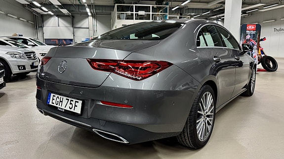 Mercedes-Benz CLA180 3 of 5