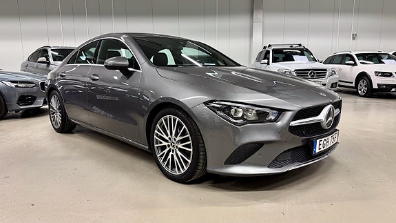 Mercedes-Benz CLA180 2 of 5