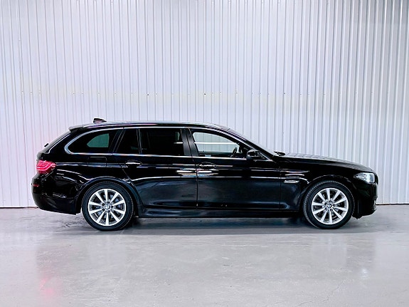 BMW 520 2 of 5