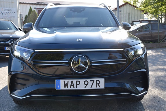 Mercedes-Benz EQB300 2 of 5