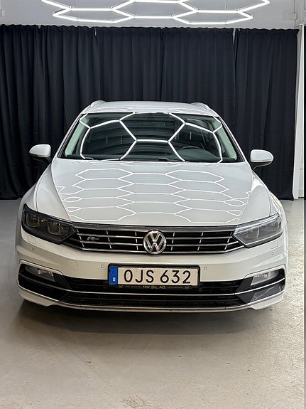 Volkswagen Passat 11 of 14