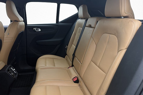 Volvo XC40 26 of 28
