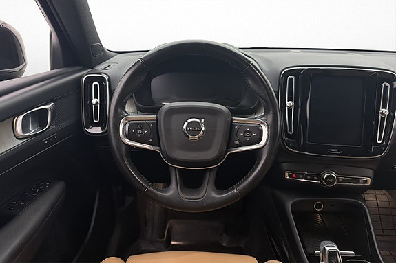 Volvo XC40 11 of 28