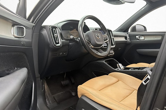 Volvo XC40 8 of 28