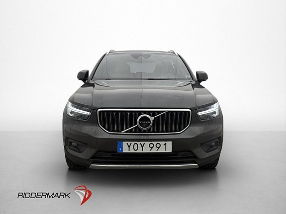Volvo XC40 2 of 5