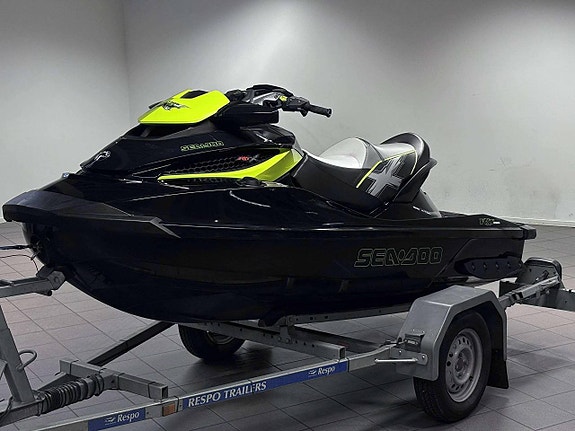 Seadoo RXT 260 RS Supercharger 80-Trailer