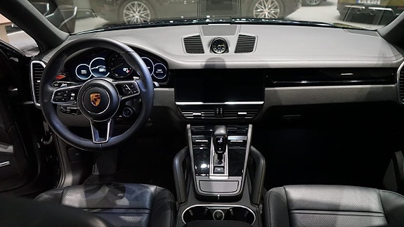 Porsche Cayenne Coupe 7 of 10