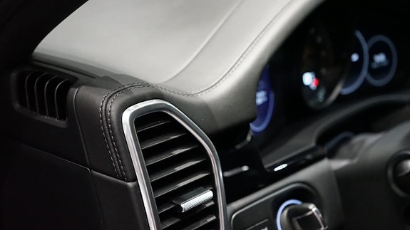 Porsche Cayenne Coupe 8 of 10