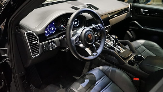 Porsche Cayenne Coupe 6 of 10