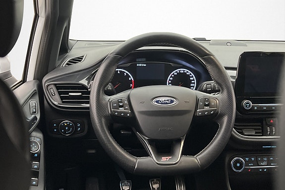 Ford Fiesta 10 of 30