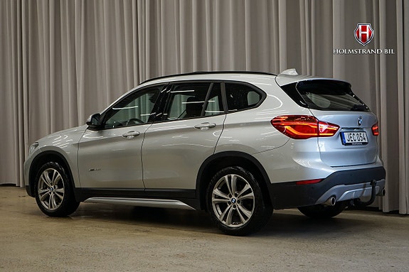 BMW X1 4 of 5