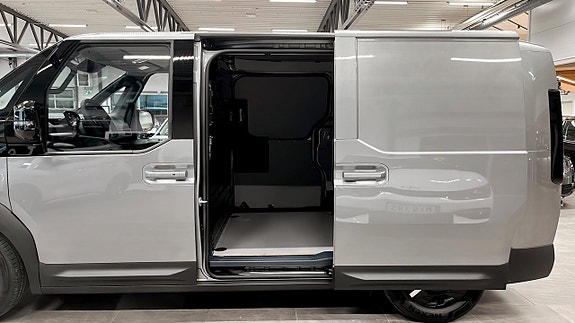 Kia PV5 15 of 17