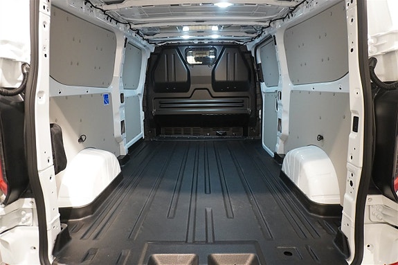 Ford Transit Custom 9 of 12