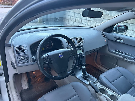 Volvo V50 12 of 22