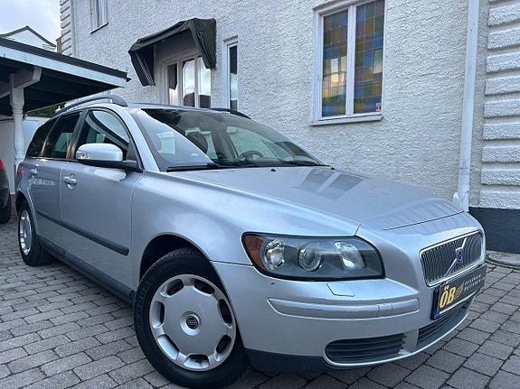 Volvo V50 4 of 22