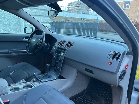 Volvo V50 15 of 22