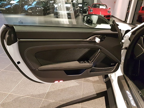 Porsche 911 GT3 RS 7 of 11