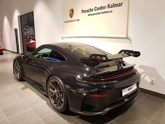 Porsche 911 GT3 4 of 5