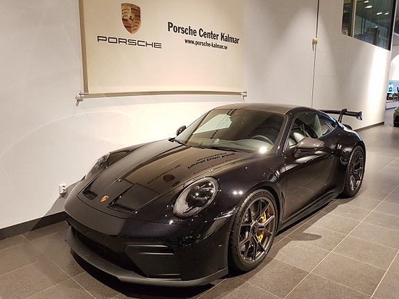 Porsche 911 GT3 2 of 5