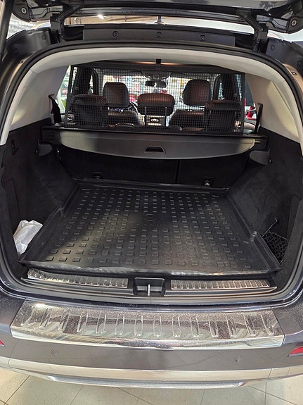 Mercedes-Benz ML350 6 of 6