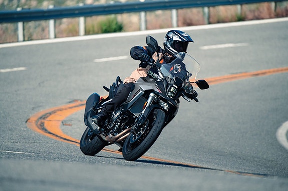 Suzuki V-Strom 800 - 2026 4 of 8