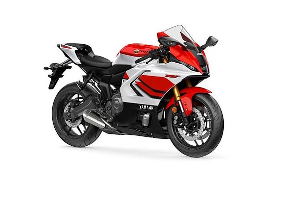 Yamaha R7