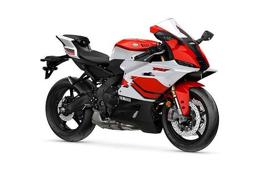 Yamaha R9