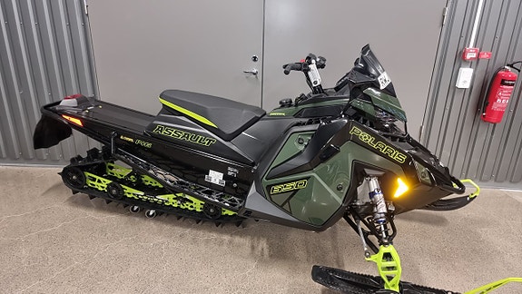 Polaris Switchback Assault 650 146"