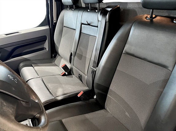 Peugeot e-Expert 7 of 15