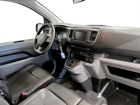Peugeot e-Expert 13 of 15
