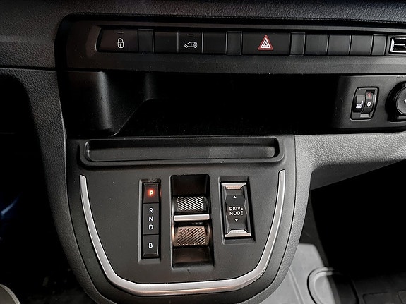 Peugeot e-Expert 12 of 15