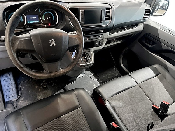 Peugeot e-Expert 8 of 15